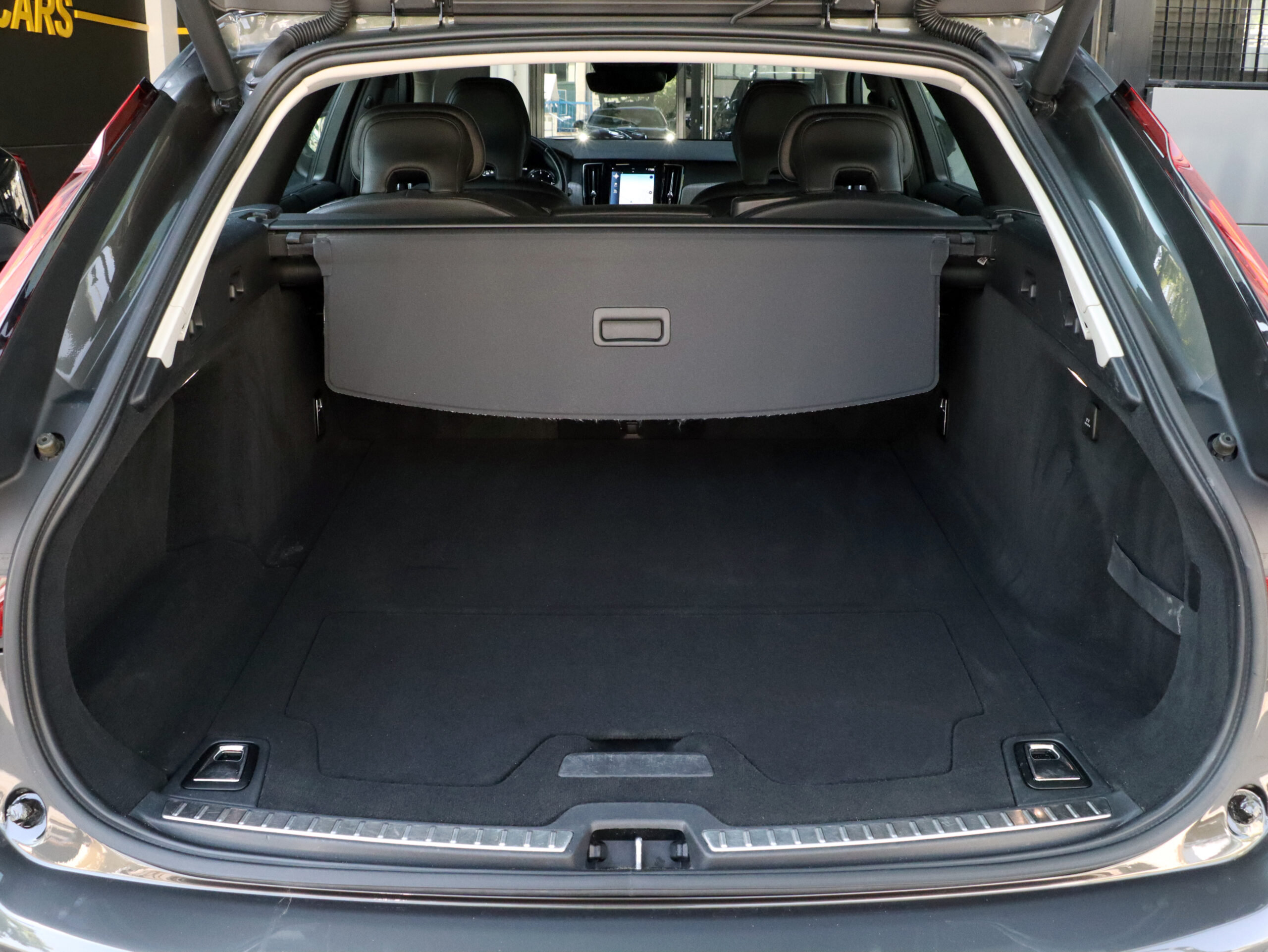 11 Fotografía del VolvoV90Cross Country 2.0 B4 D AWD Auto de segunda mano en Show Cars