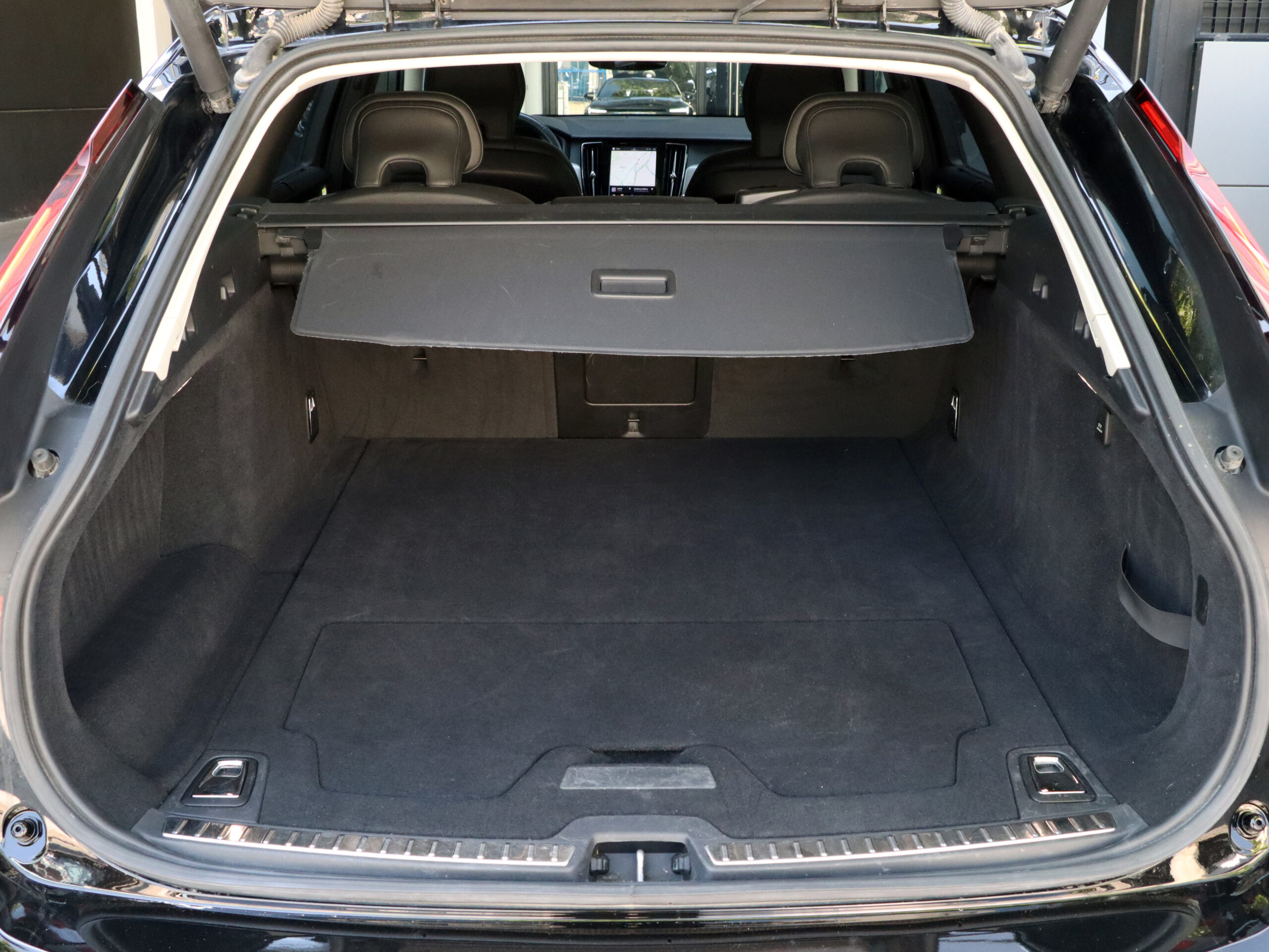 11 Fotografía del VolvoV902.0 T6 AWD Recharge Plus Dark Auto de segunda mano en Show Cars
