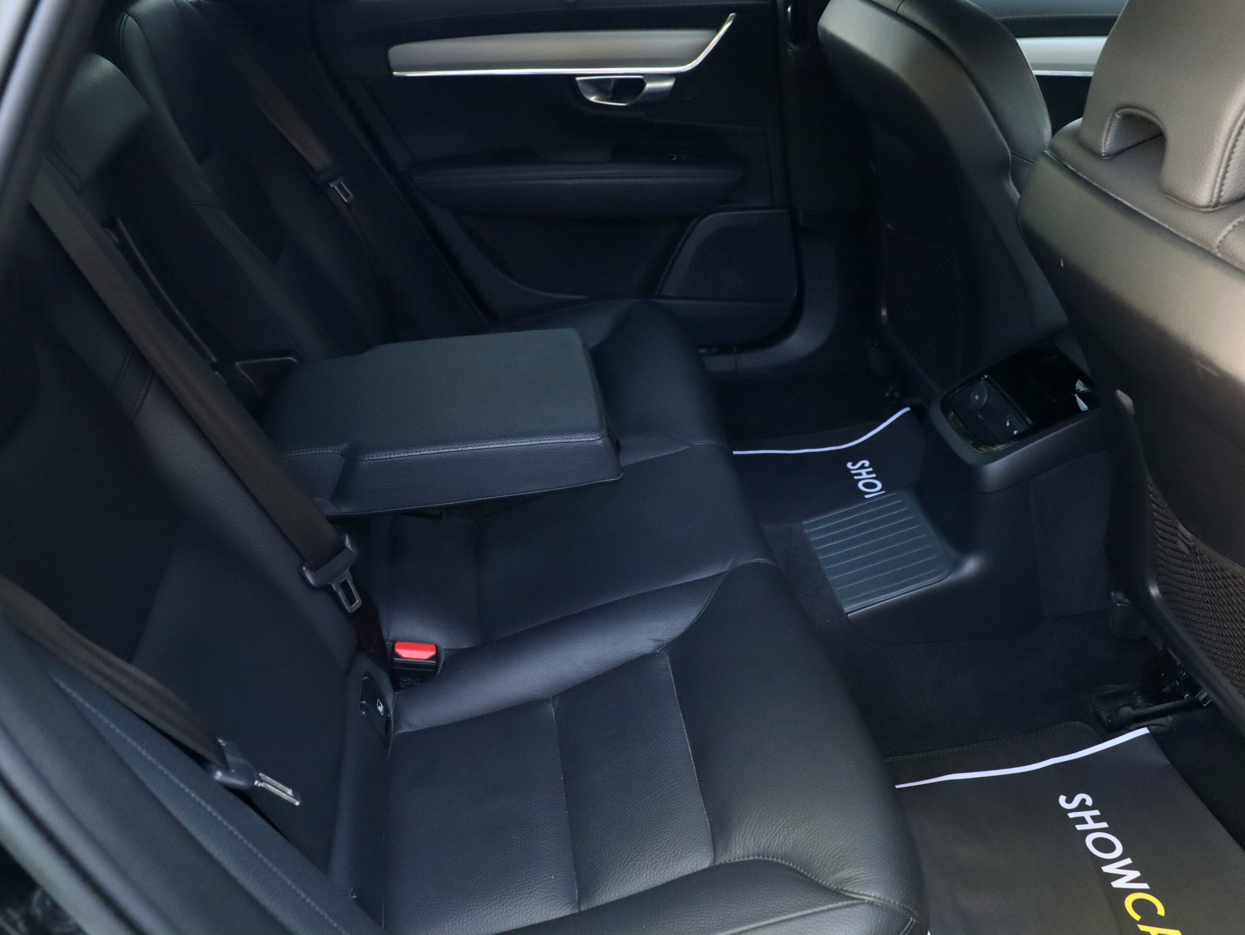 14 Fotografía del VolvoV902.0 T6 AWD Recharge Plus Dark Auto de segunda mano en Show Cars