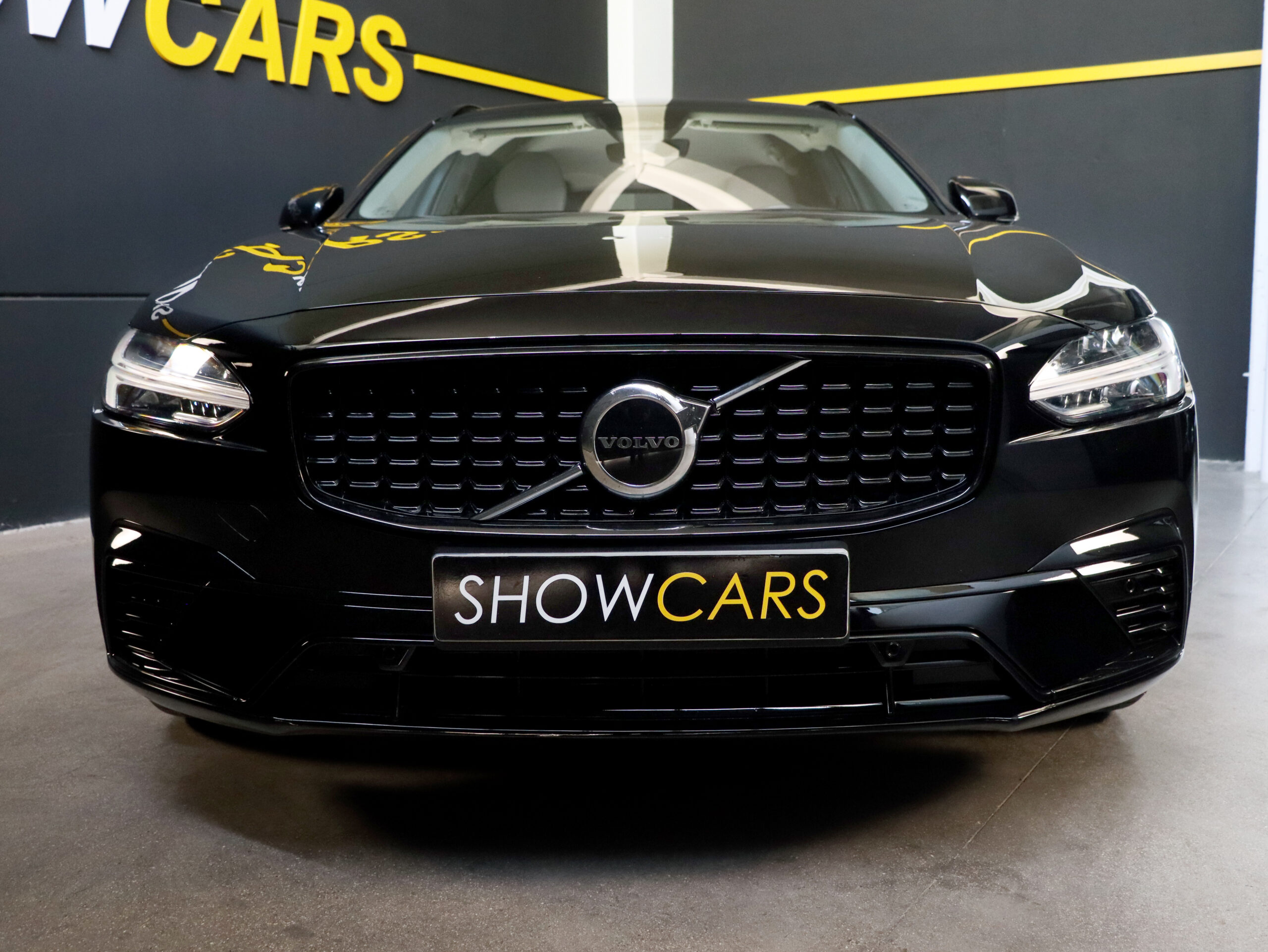 2 Fotografía del VolvoV902.0 T6 AWD Recharge Plus Dark Auto de segunda mano en Show Cars
