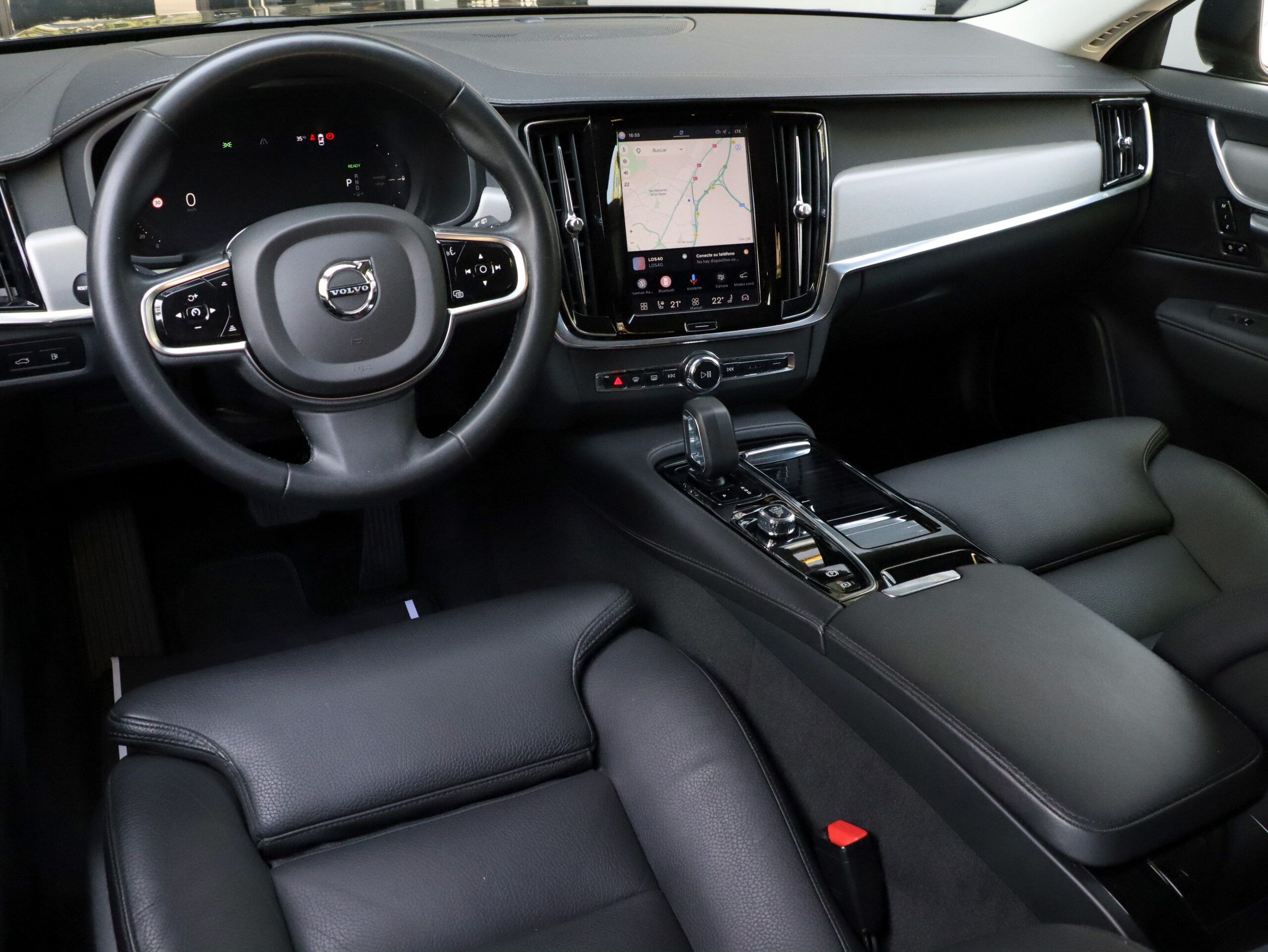 21 Fotografía del VolvoV902.0 T6 AWD Recharge Plus Dark Auto de segunda mano en Show Cars