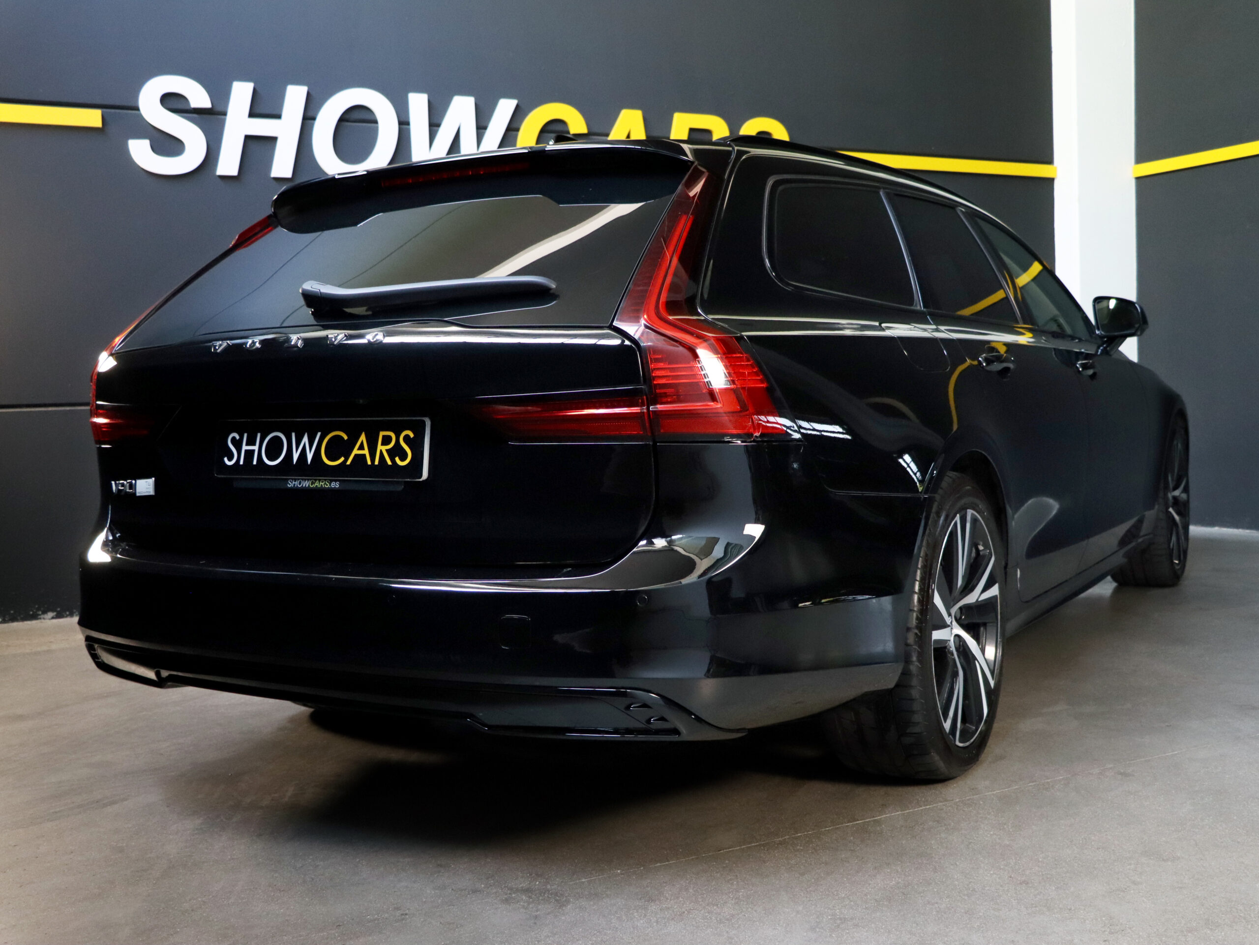 29 Fotografía del VolvoV902.0 T6 AWD Recharge Plus Dark Auto de segunda mano en Show Cars