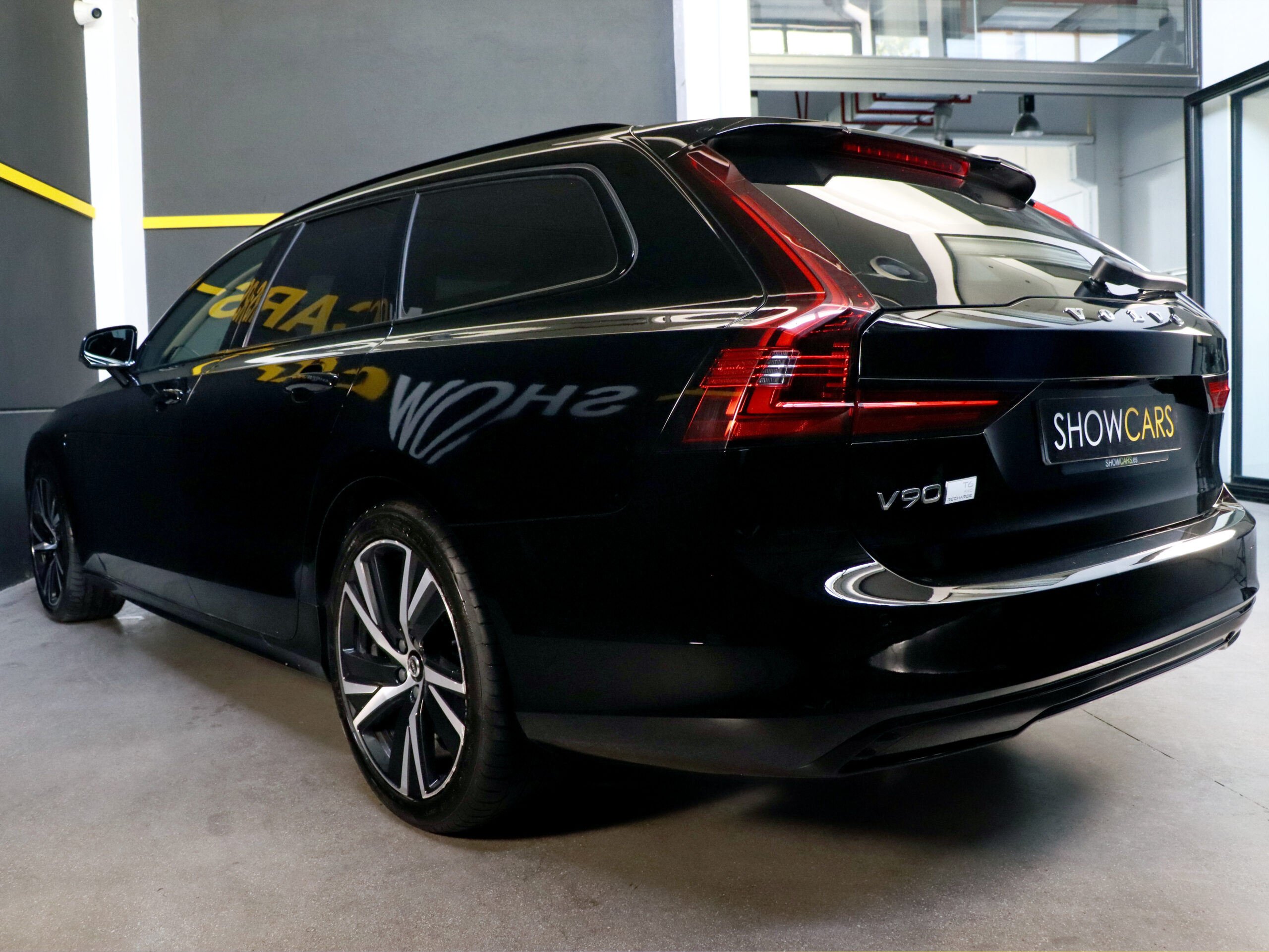 31 Fotografía del VolvoV902.0 T6 AWD Recharge Plus Dark Auto de segunda mano en Show Cars