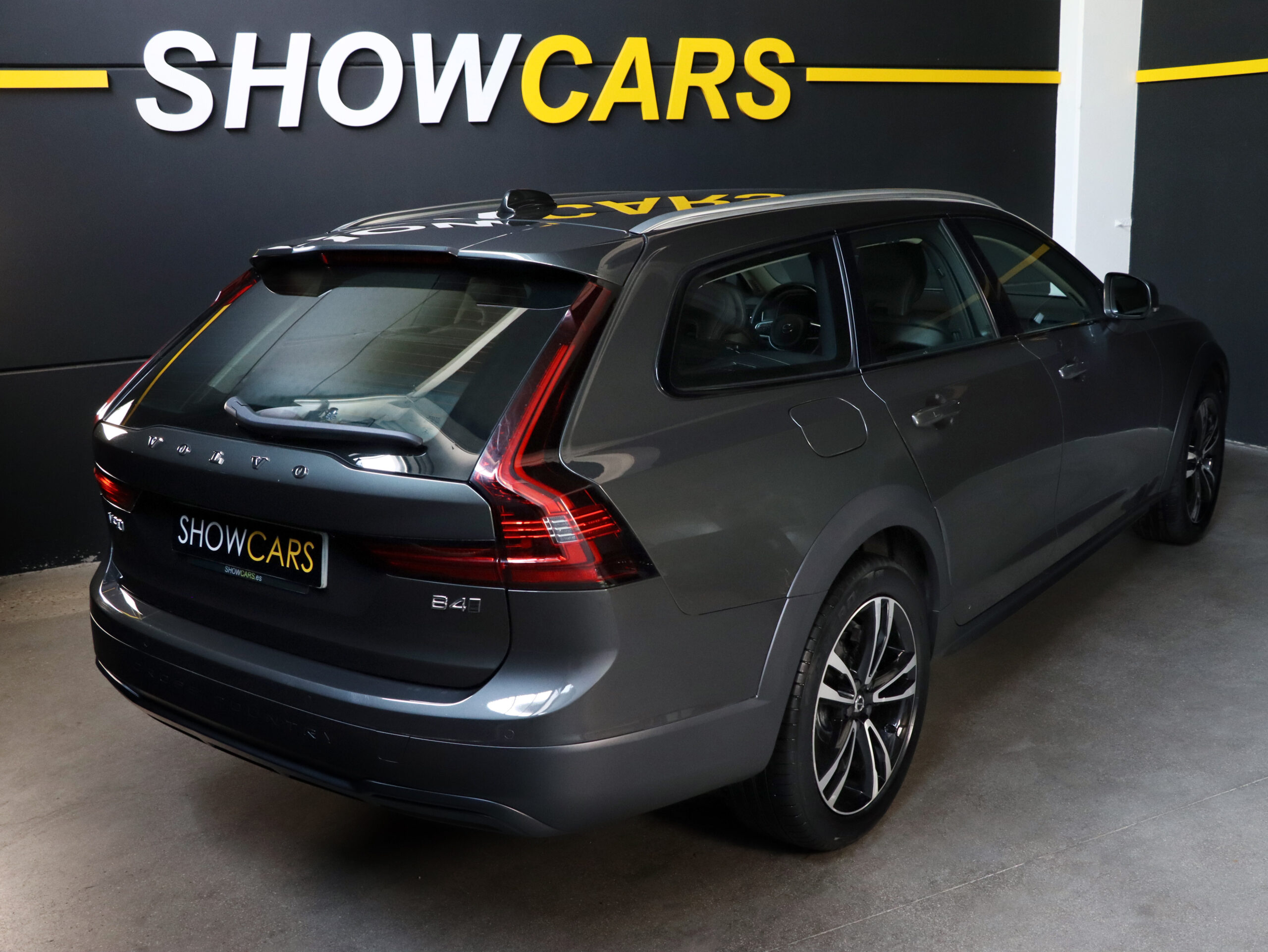 5 Fotografía del VolvoV90Cross Country 2.0 B4 D AWD Auto de segunda mano en Show Cars