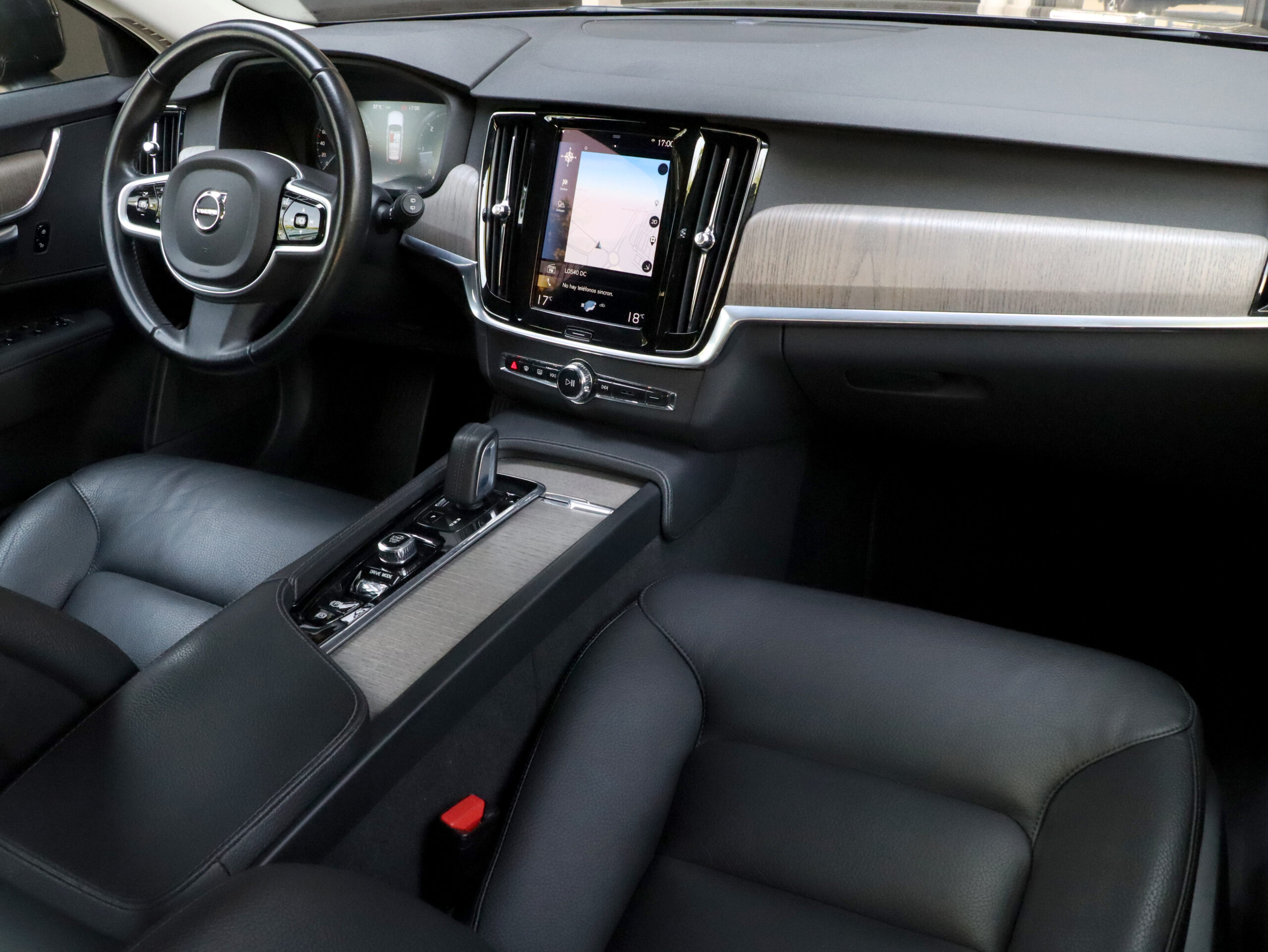 6 Fotografía del VolvoV90Cross Country 2.0 B4 D AWD Auto de segunda mano en Show Cars