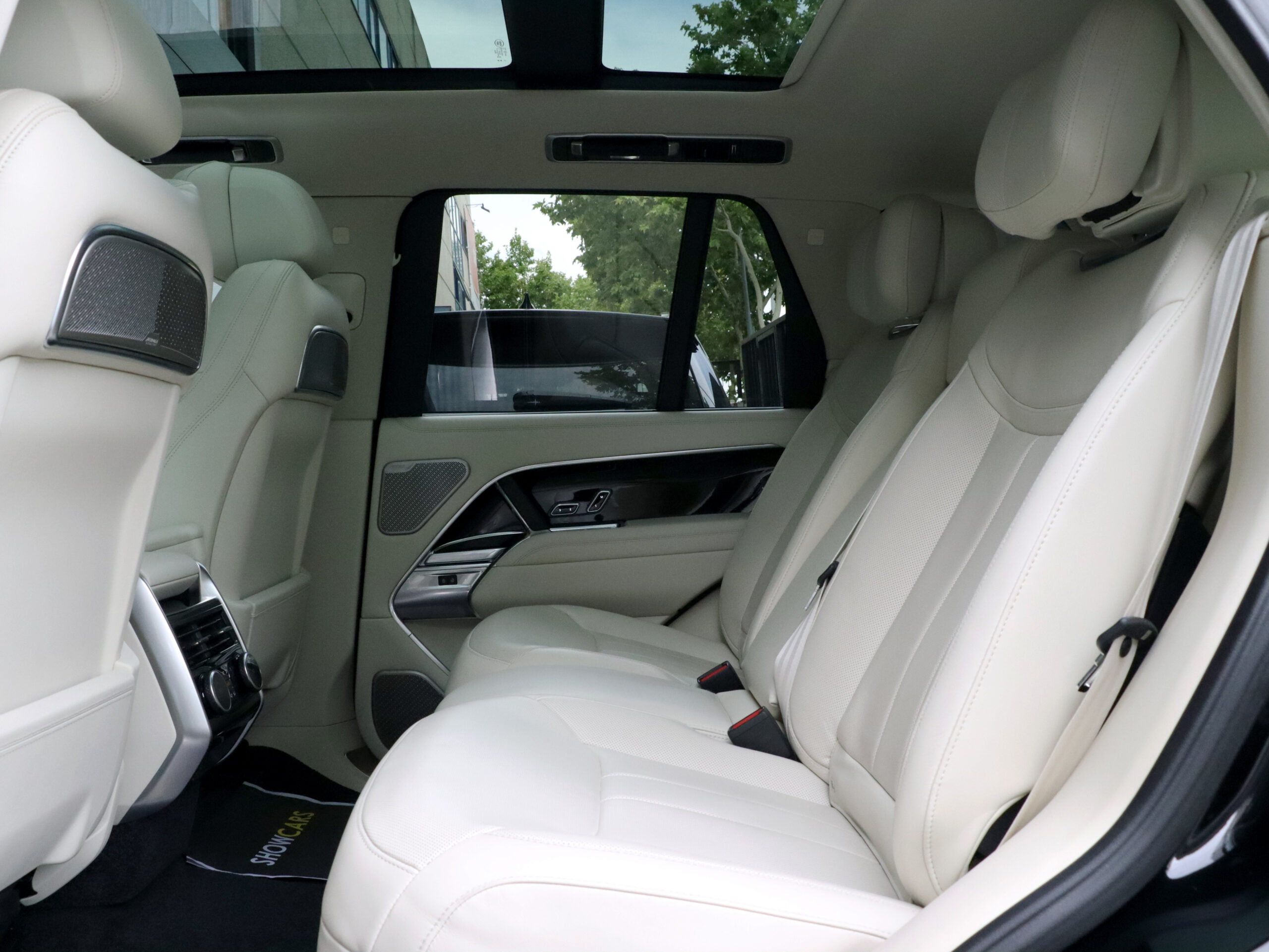 11 Fotografía del Land RoverRange Rover3.0D I6 350 CV MHEV Auto Autobiography de segunda mano en Show Cars