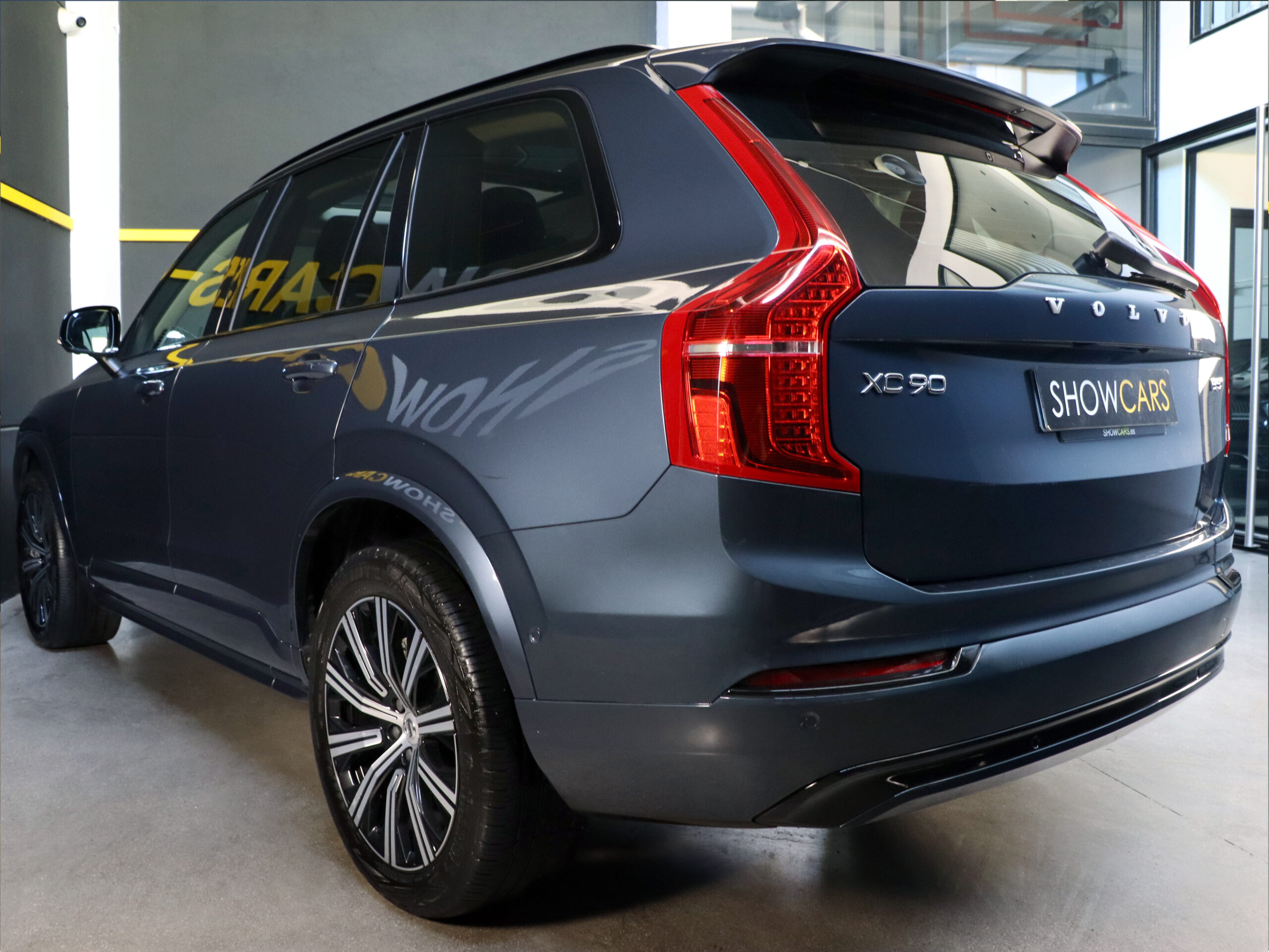 33 Fotografía del VolvoXC902.0 B5 D AWD Plus Dark Auto de segunda mano en Show Cars
