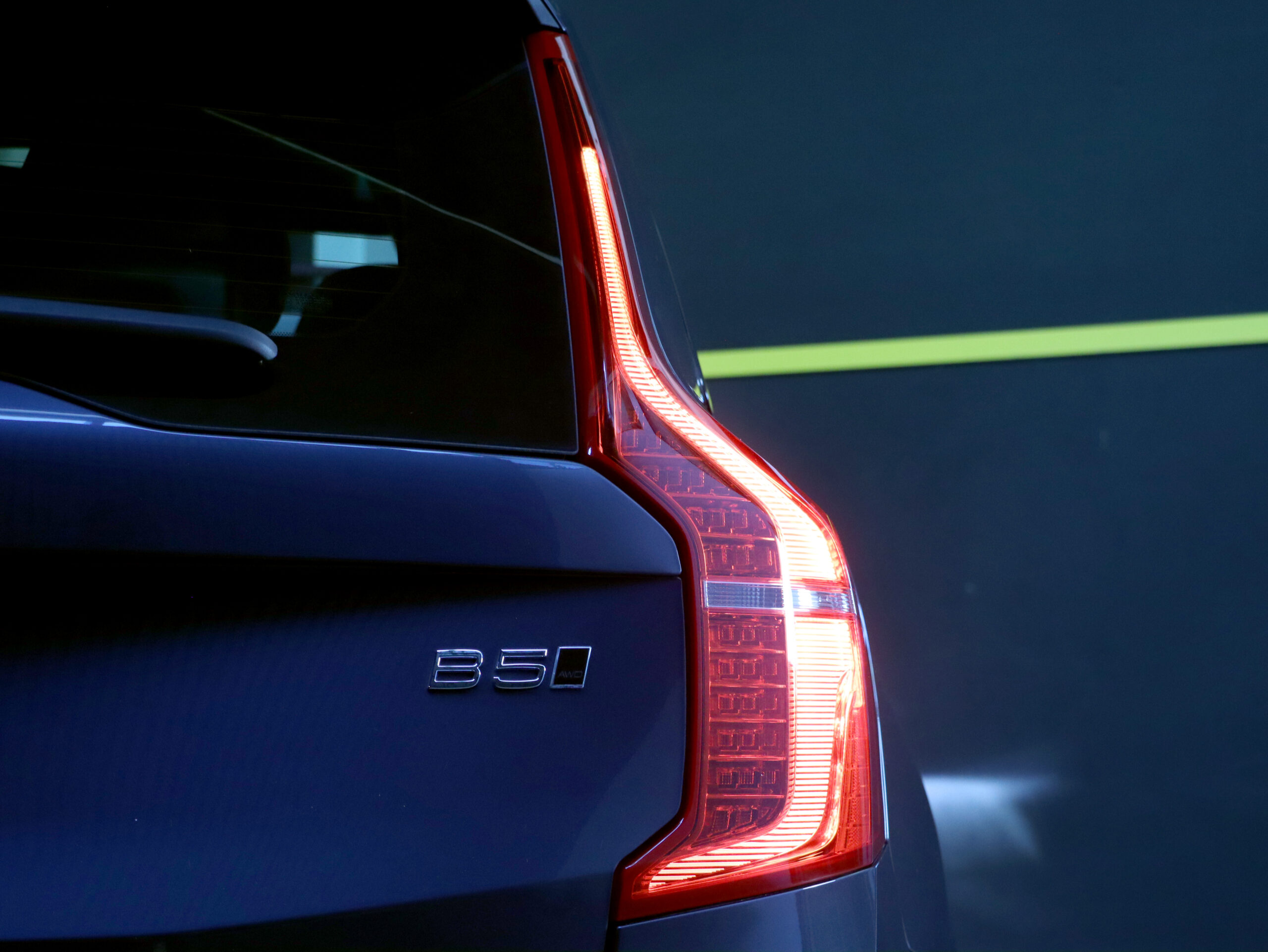 35 Fotografía del VolvoXC902.0 B5 D AWD Plus Dark Auto de segunda mano en Show Cars