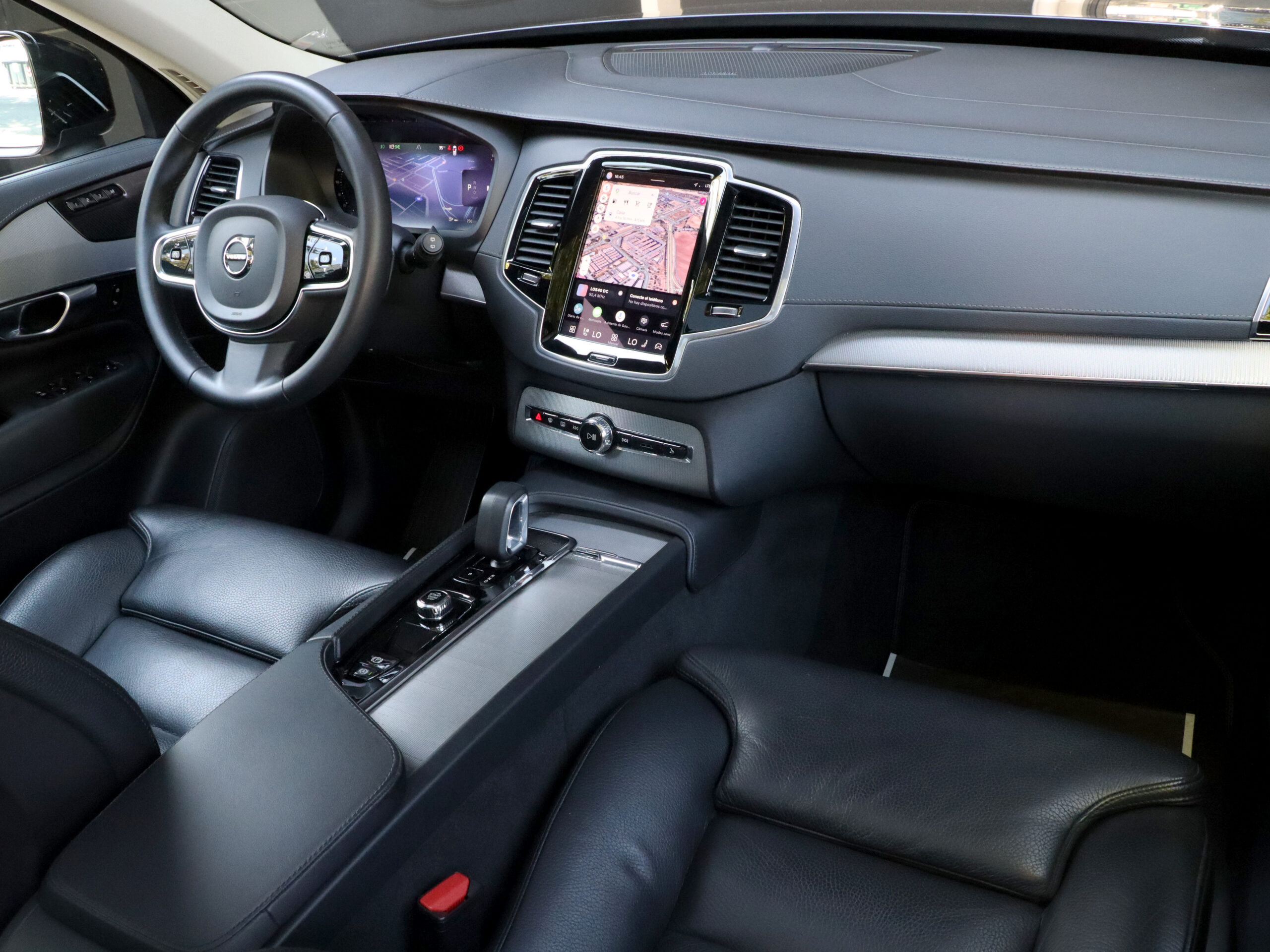 7 Fotografía del VolvoXC902.0 B5 D AWD Plus Dark Auto de segunda mano en Show Cars