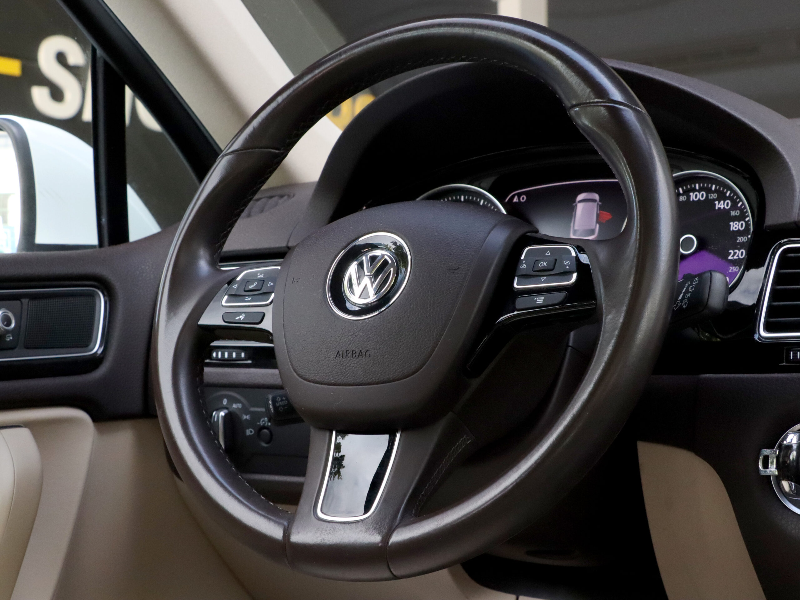 24 Fotografía del VolkswagenTOUAREGPremium 3.0 TDI 262CV BMT Tip de segunda mano en Show Cars