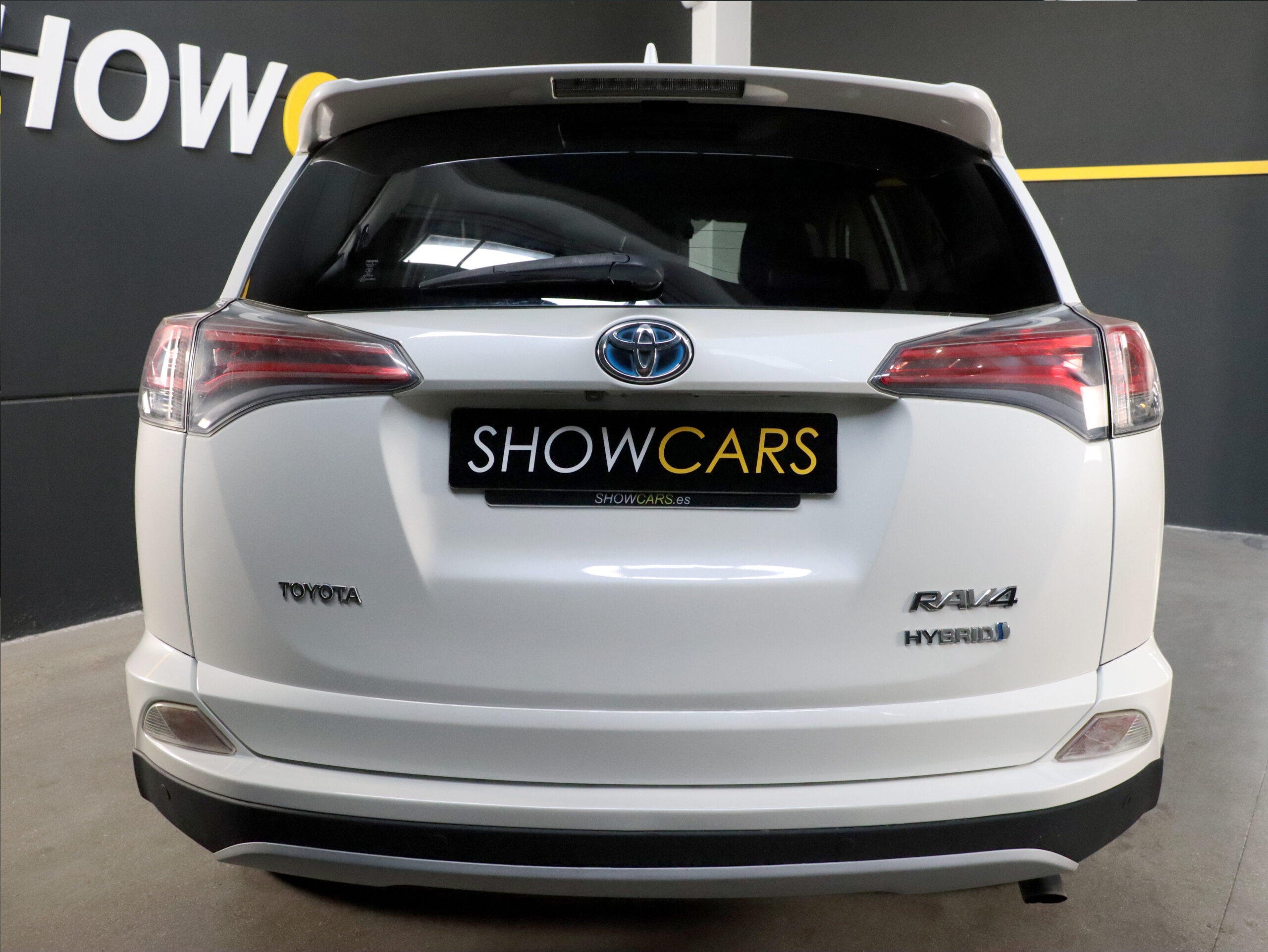 28 Fotografía del ToyotaRAV42.5l hybrid 4WD Advance de segunda mano en Show Cars