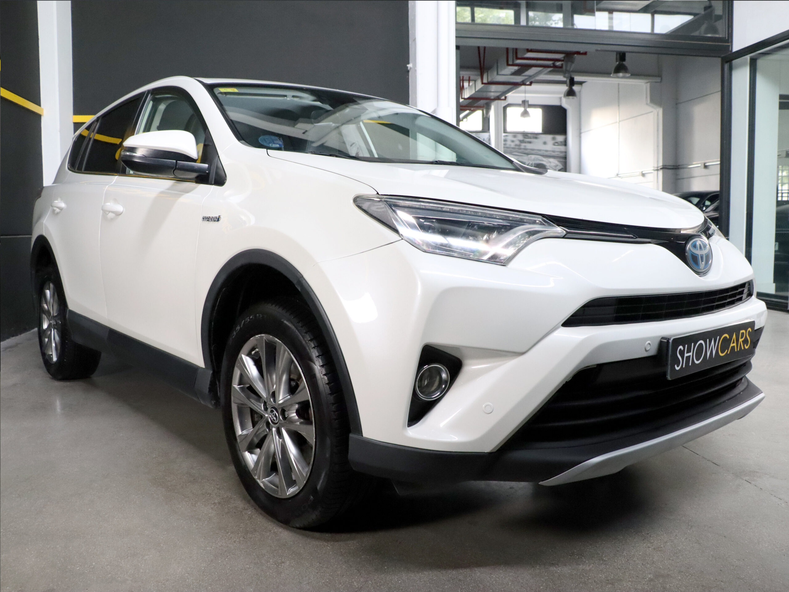 3 Fotografía del ToyotaRAV42.5l hybrid 4WD Advance de segunda mano en Show Cars