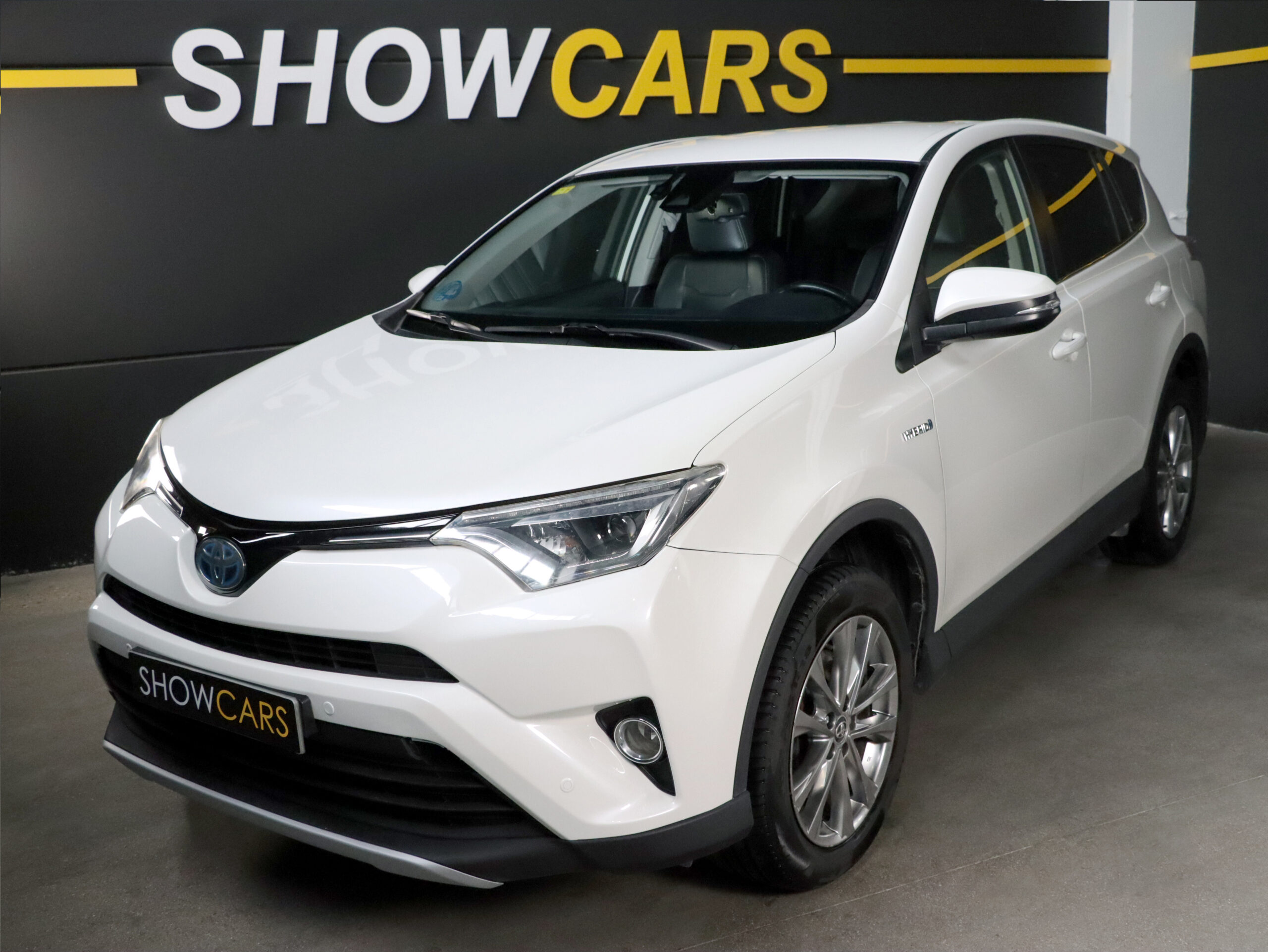 4 Fotografía del ToyotaRAV42.5l hybrid 4WD Advance de segunda mano en Show Cars