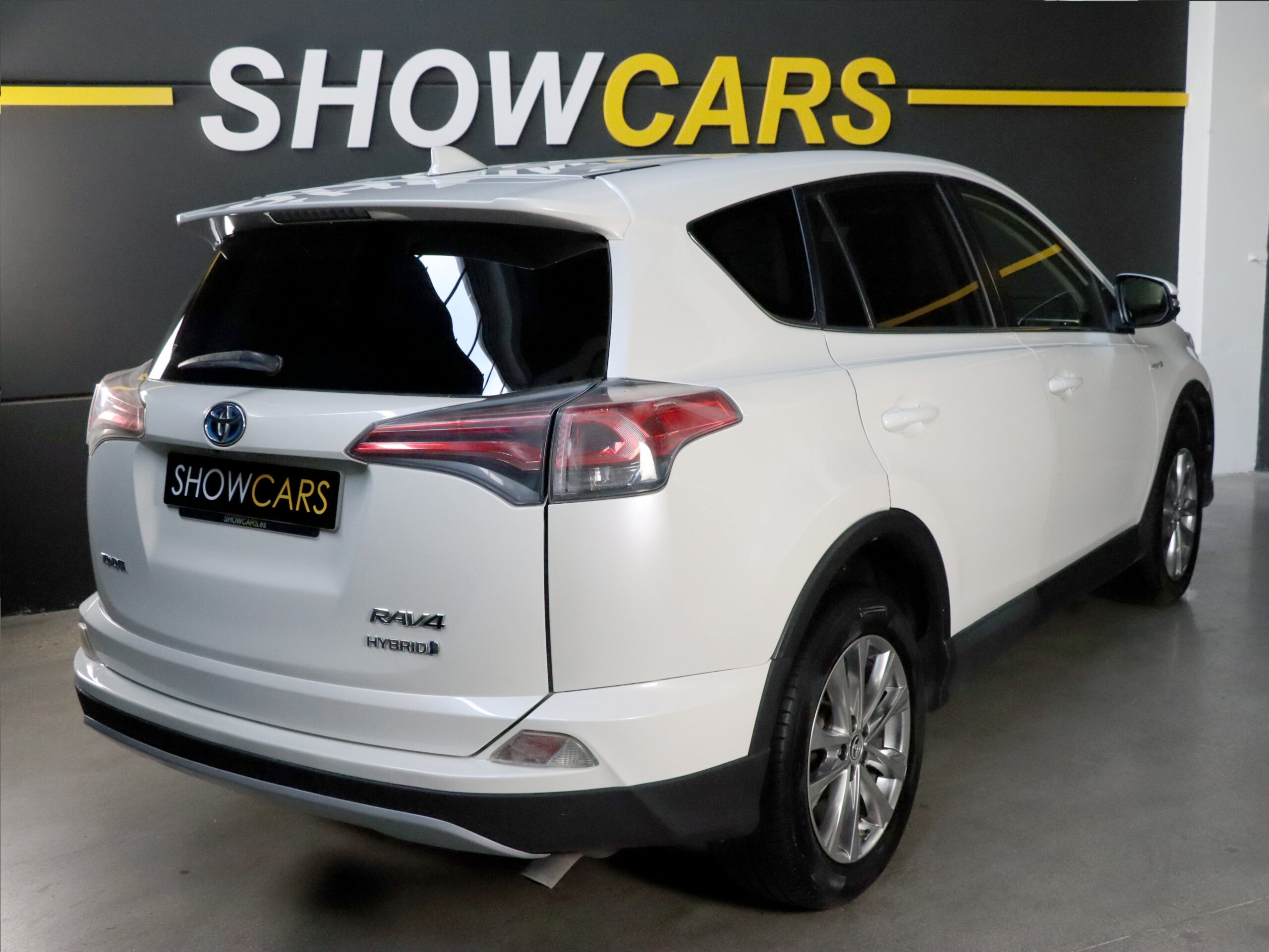 5 Fotografía del ToyotaRAV42.5l hybrid 4WD Advance de segunda mano en Show Cars